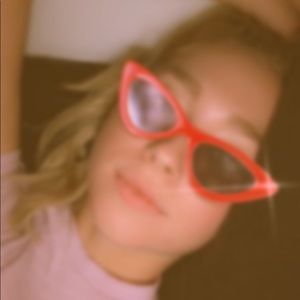 Meet your Posher, Lacey